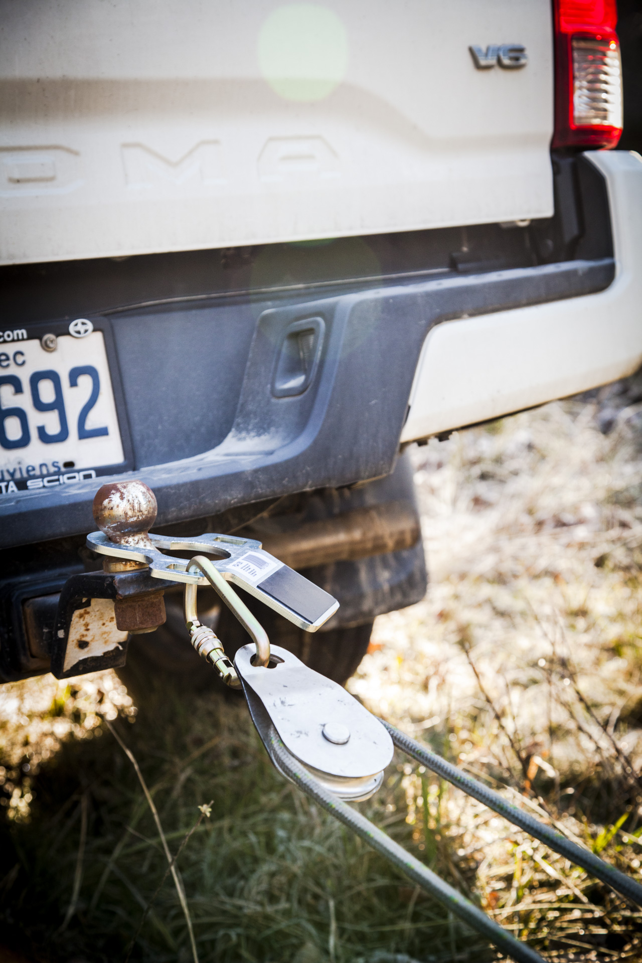 hitch plate for towing balls